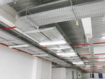 Perfiladora de bandejas de cables